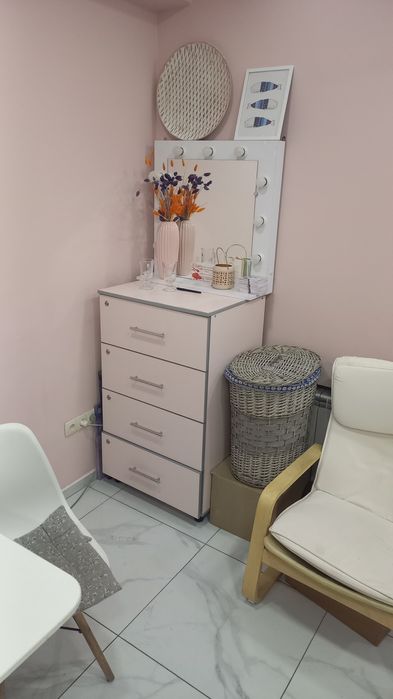 Продается салон красоты в центре города.