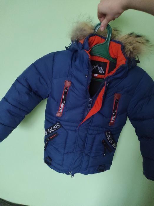 Продам куртку на 3-5 років хлопчика