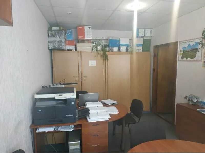 Продаж офісного приміщення 165.6 м² (85/100 часток) вул. Миру, 50