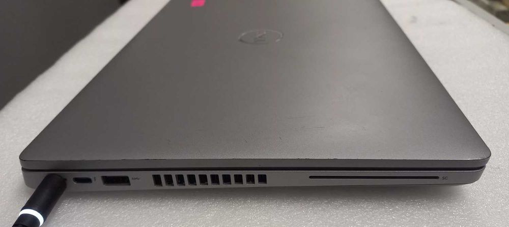 Ноутбук сенсорний Dell 5410 i7-10810u (6 ядер)  16 ram 512 ssd м2, IPS