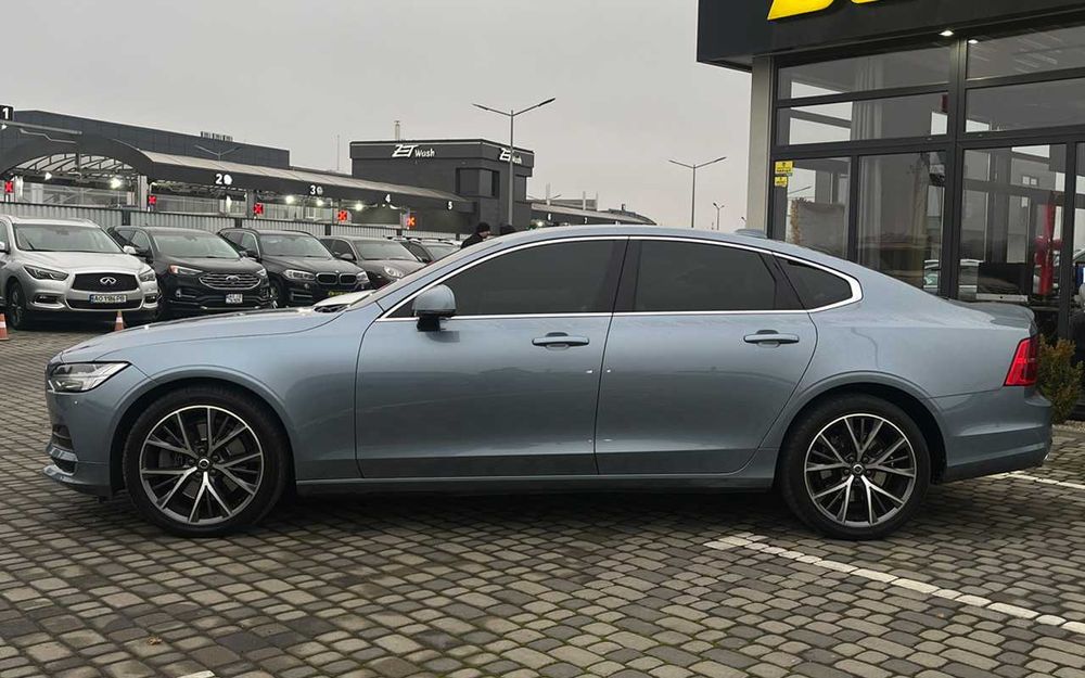 Volvo  S90  2017