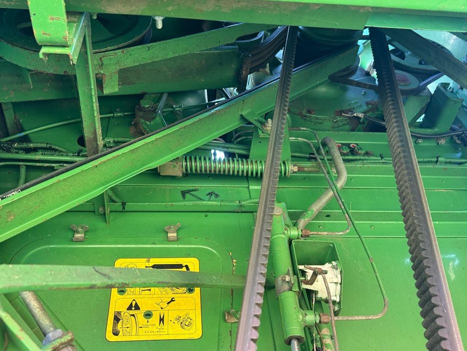 Продам комбайн джондір  1072