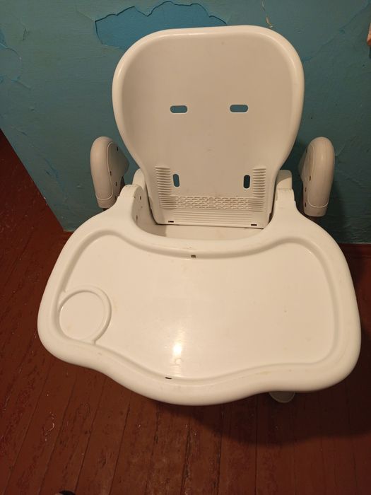 Продам годівельний столик для малюка