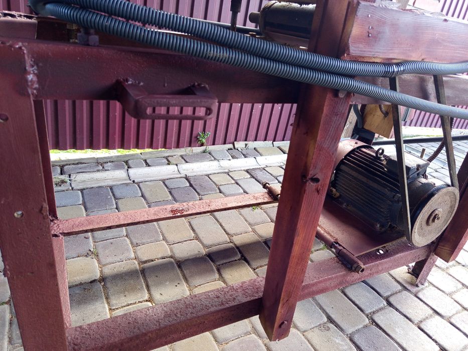 Продається циркулярна і фуганок