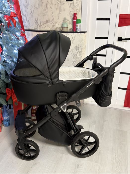 Продам детскую коляску 2в1 Ademex люлька и прогулка