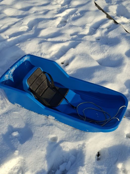 Sanki hamax z pasem bezpieczeństwa