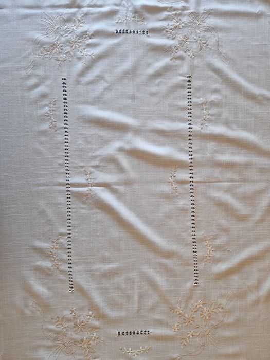 Toalha de Mesa Branca de Algodão