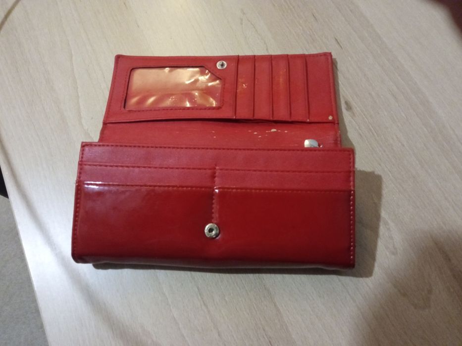 Portfel damski czerwony.