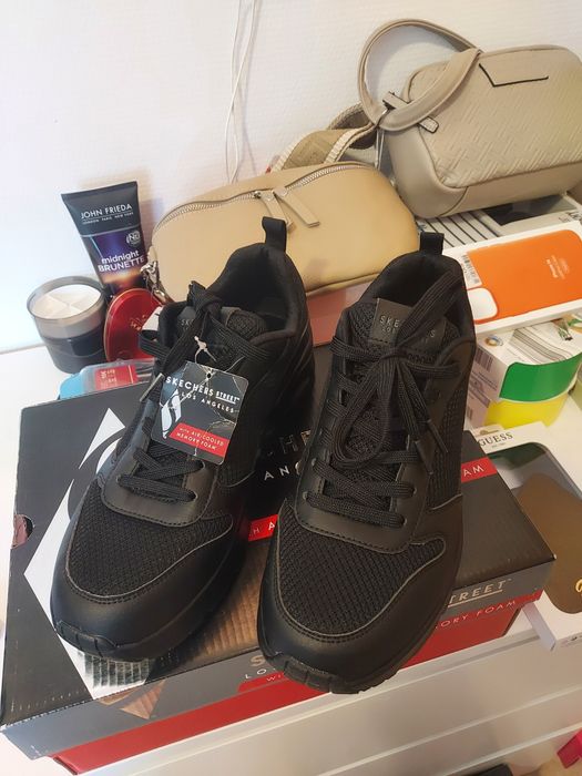 Фирменные новые оригинал кроссовки Skechers мужские