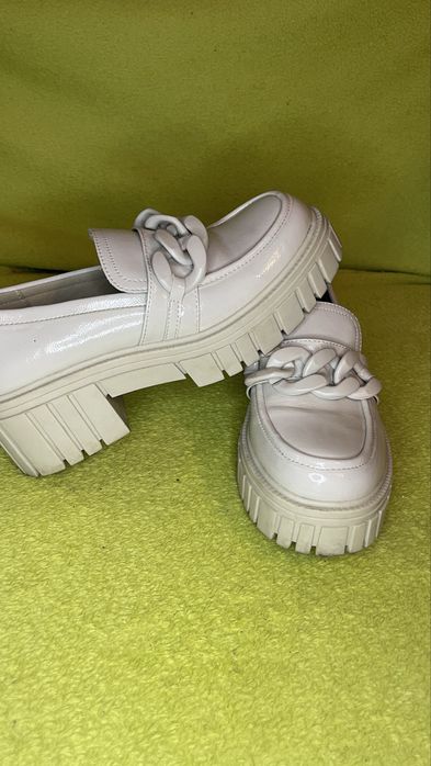 Туфлі лофери в гарному стані