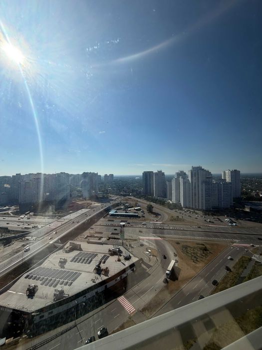 Продам квартиру Дніпровська набережна 20 а  ЖК Севен
