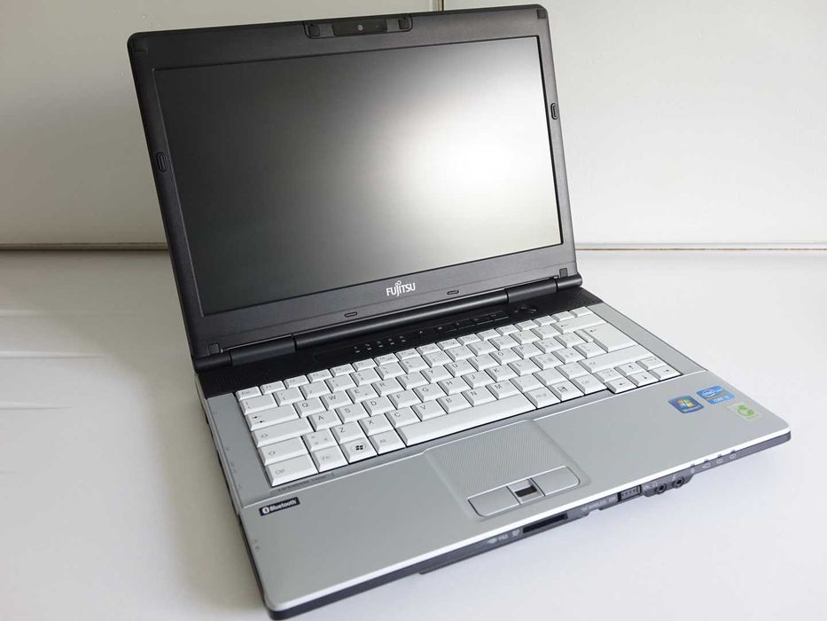 Ноутбук Fujitsu LifeBook S751 15.6 i3-2350M 8GB 240GB ssd Новый Intel HD3000 АКБ100% Win10 ИДЕАЛ
