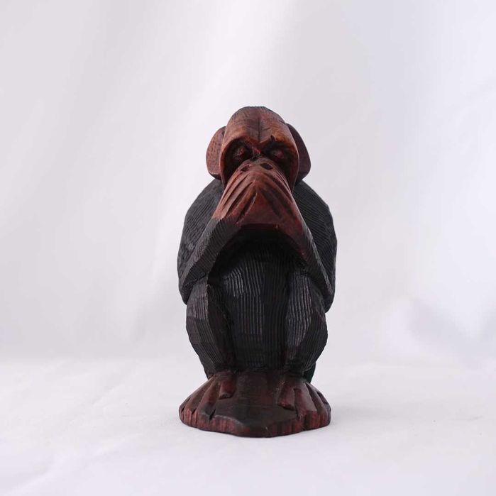 Os três macacos sábios esculpidos em madeira