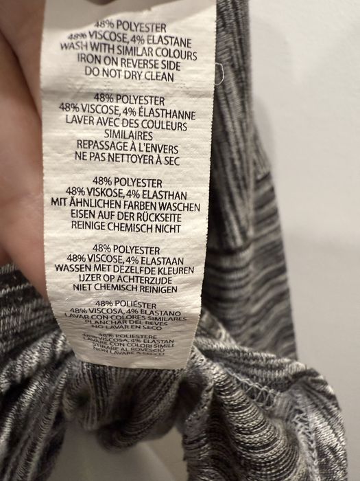 Szary sweterek z długim rękawem szaey sweter