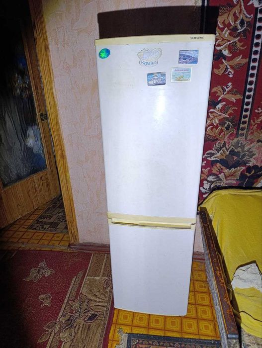 Холодильник Samsung  (не робочий)