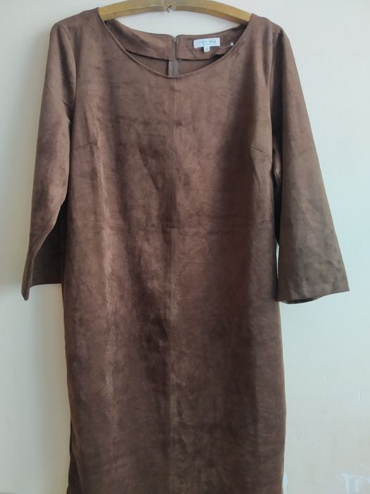 Жіноче коричневе плаття