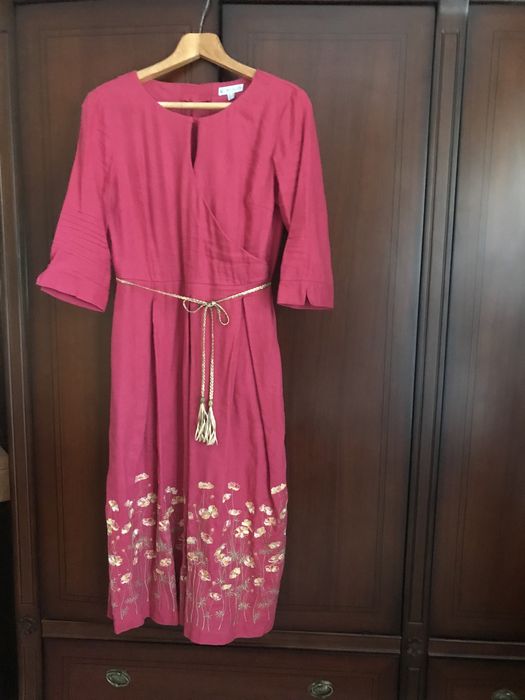 Продам вишиту сукню