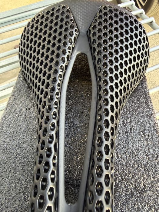 3D Carbon Saddle507964172178575361