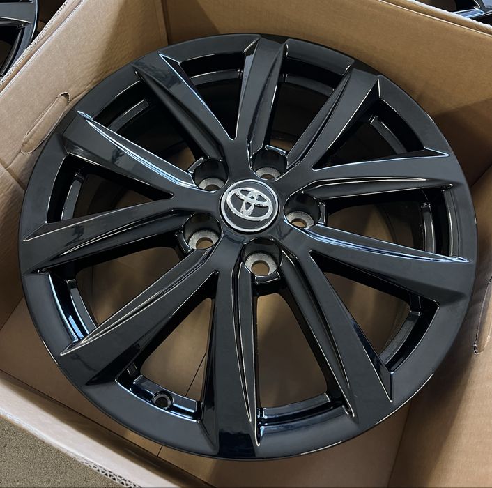 Oryginalne Alufelgi 17 Toyota Corolla Auria 5x114,3 Nowe Felgi Black Edition