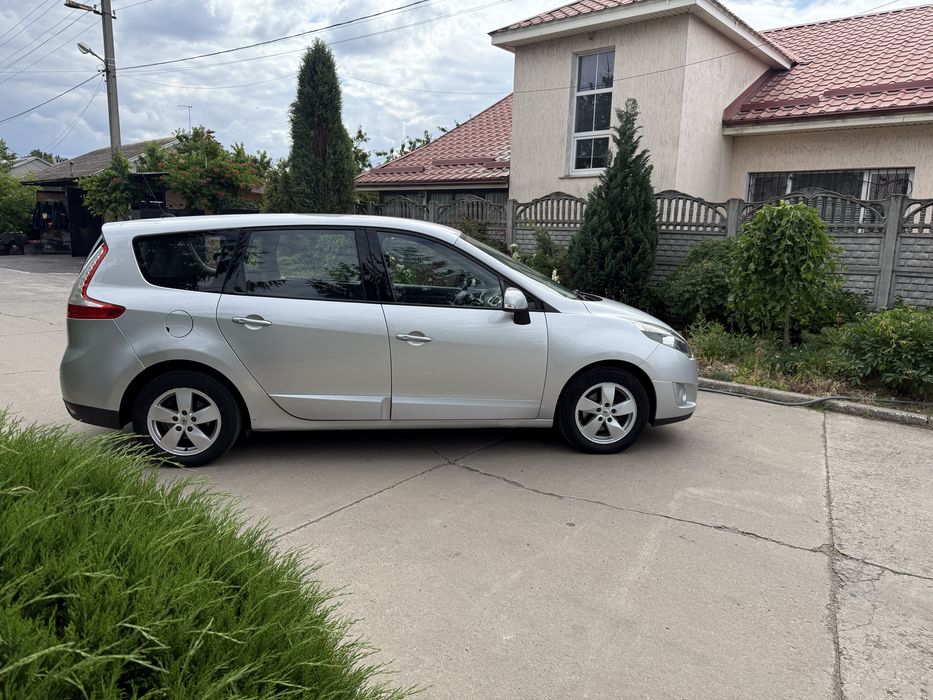 Продам Рено ГрандСценік