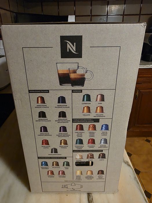 Máquina de café Nespresso Citiz Preta