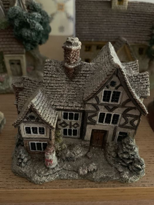 Coleção de 9 casinhas típicas portuguesas todas 30€