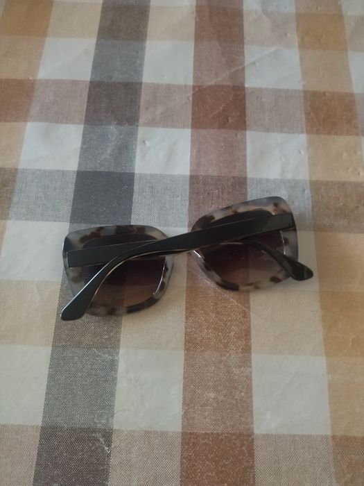 Óculos de sol da Vila da Nova ( Portes grátis)