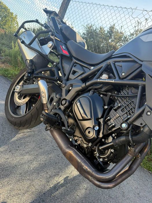 Vendo Moto Bennelli trk 702