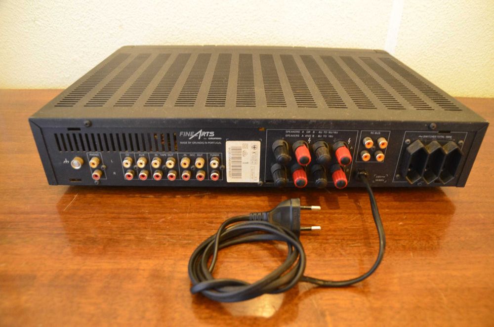 Amplificador Grundig Fine Arts V 12
