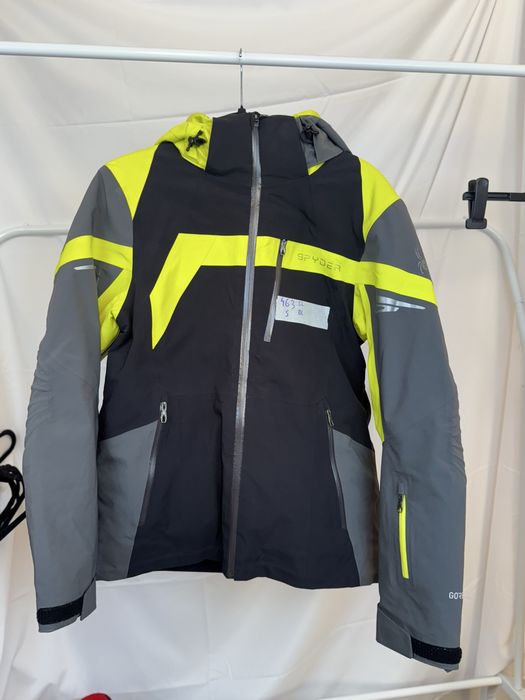 Topowa odzież Narciarska- spodnie, kurtki, komplety-Najlepsze marki