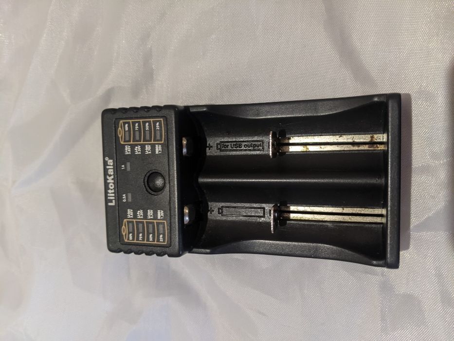 Зарядные устройства для акамуляторов,ноутбука и гаджетов.