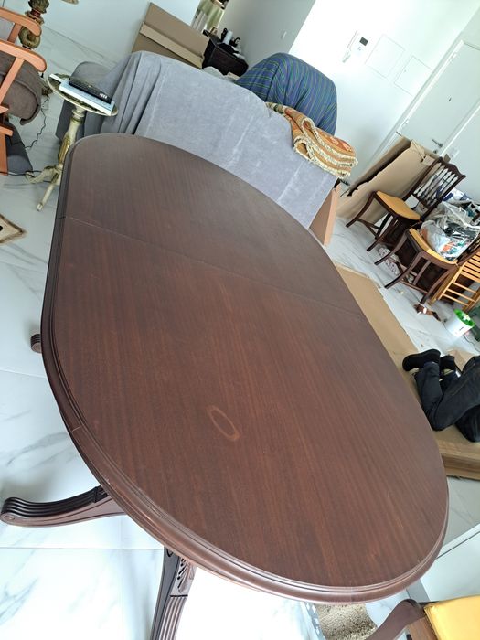 Vendo mesa de jantar e 4 cadeiras