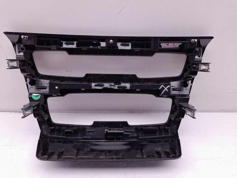 Moldura da consola central / rádio / aro BMW X1 (F48)