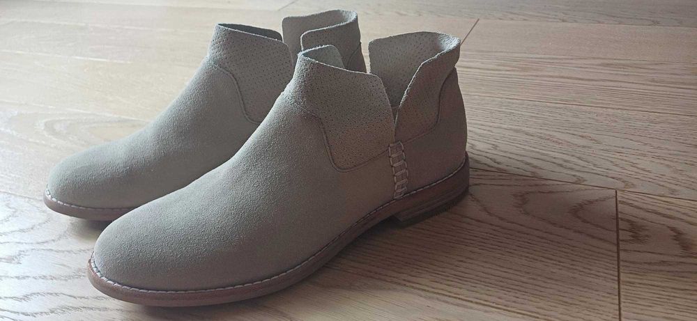 Botki Clarks nowe, nieużywane.