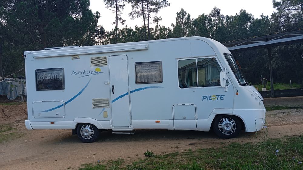 Autocaravana Pilote cama basculante e cama francesa