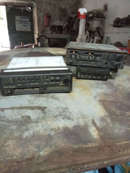 Dois rádios vintage japoneses. Toyota!  3 rádios Blaupunkt!