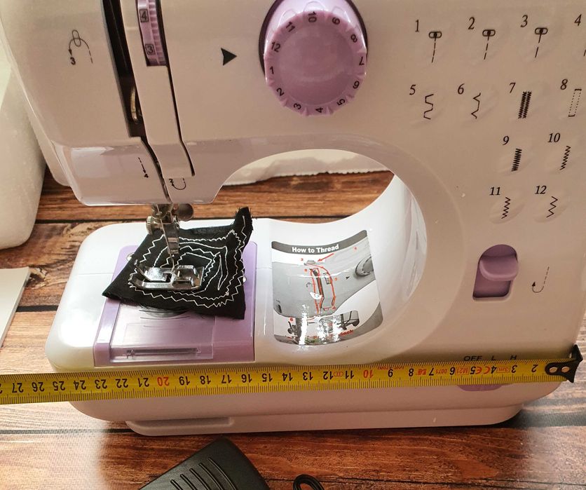 Wielofunkcyjna maszyna do szycia z 12 ściegami