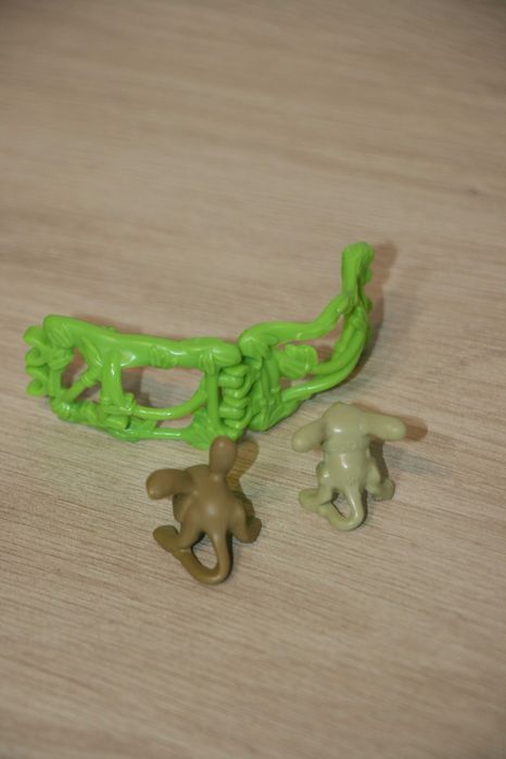 Kinder EN127 - Natoons - Animals in bushes