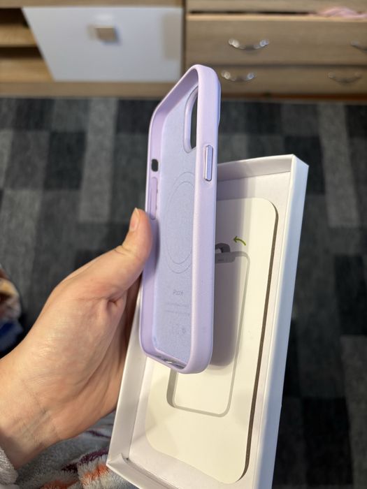 Чохол на айфон 15