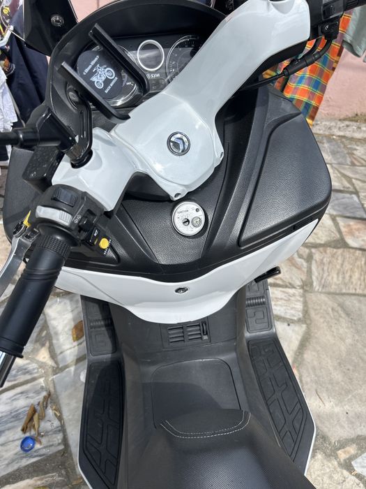 SYM Maxsym 400i.