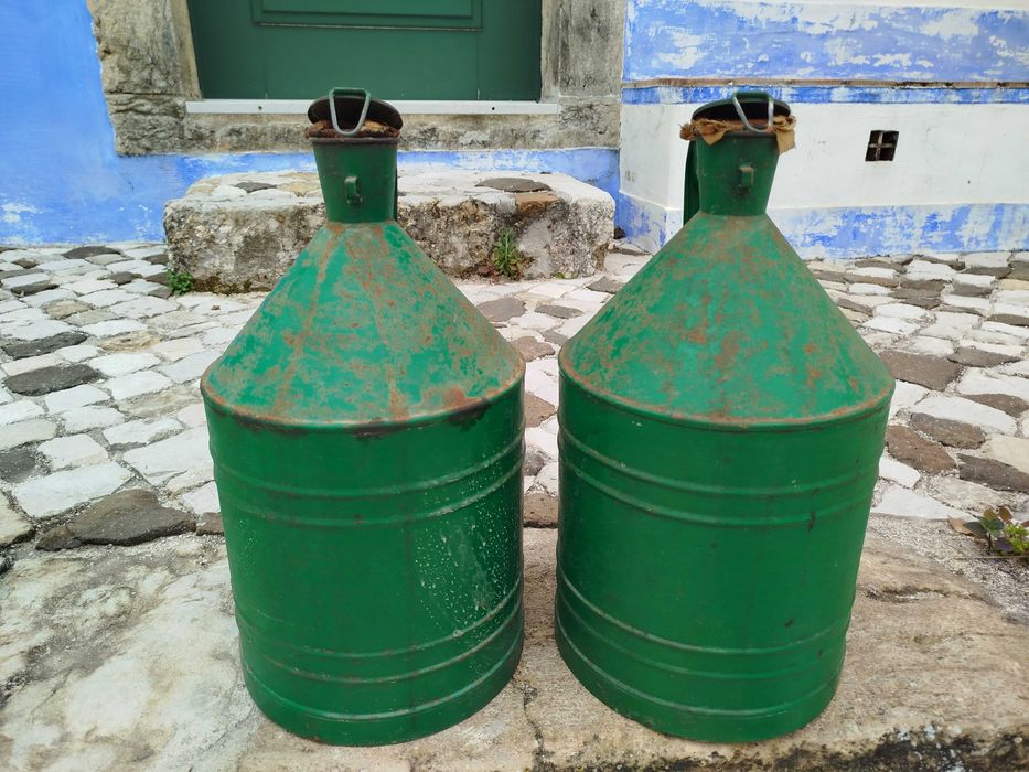 Conjunto de 2 Bilhas Talhas de Azeite em Lata