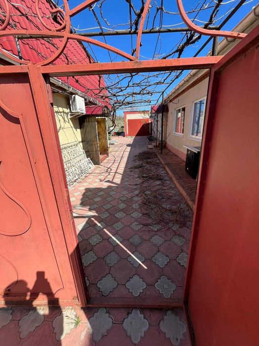 Продаж • 2х приватних будинків • 242 м² • 22 сотки • альтанка, бесейн, плодовий сад, прибутковий бізнес • Корабельний район • #503