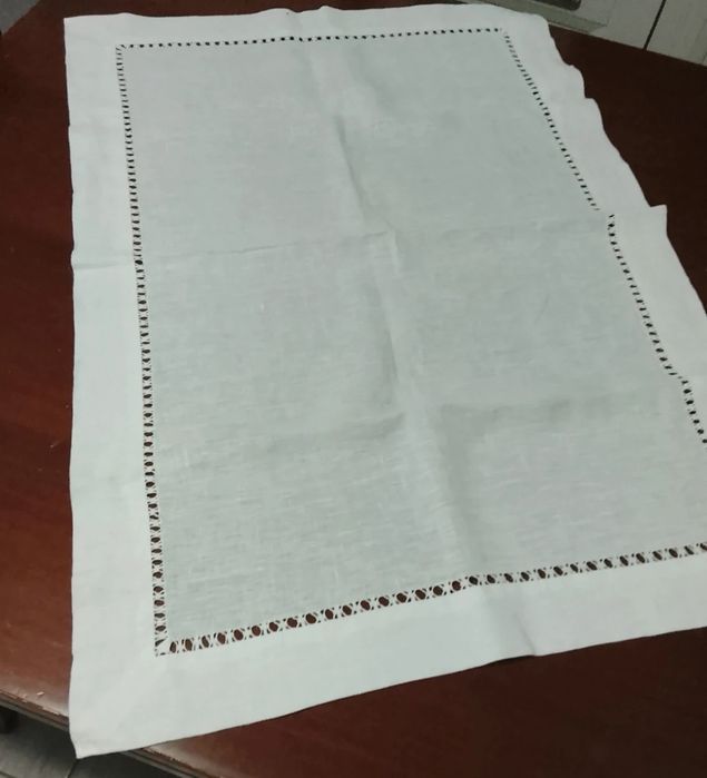 Centro de mesa de linho antigo