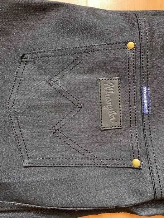 Новые джинсы LEVIS LEE WRANGLER RIFLE разных размеров из темносинего и черного denima