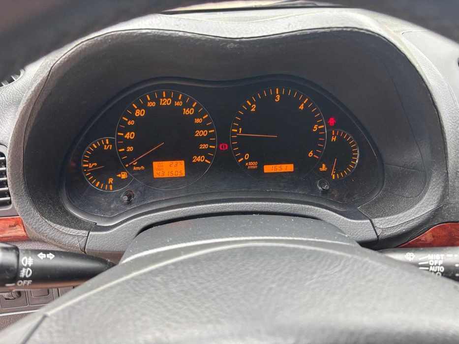 Toyota Avensis — fotografia 11