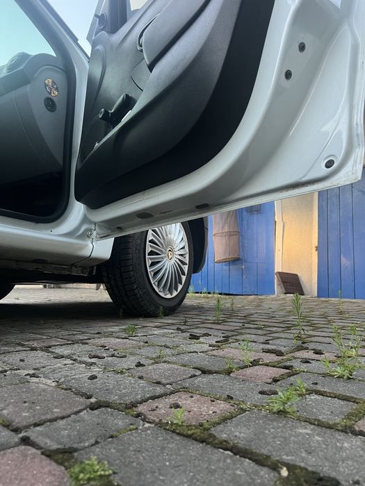 Dacia Sandero 2013