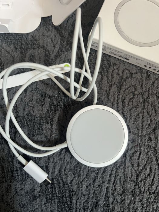 Оригінальний бездротовий зарядний пристрій Apple MagSafe Charger