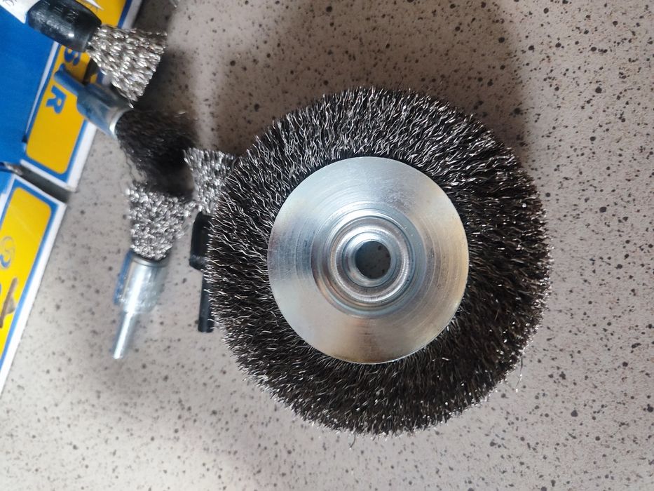 Щітки дротяні різні