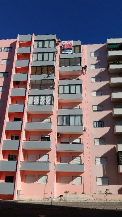 Pintura de prédios através de Rapel ou Alpinismo Industrial