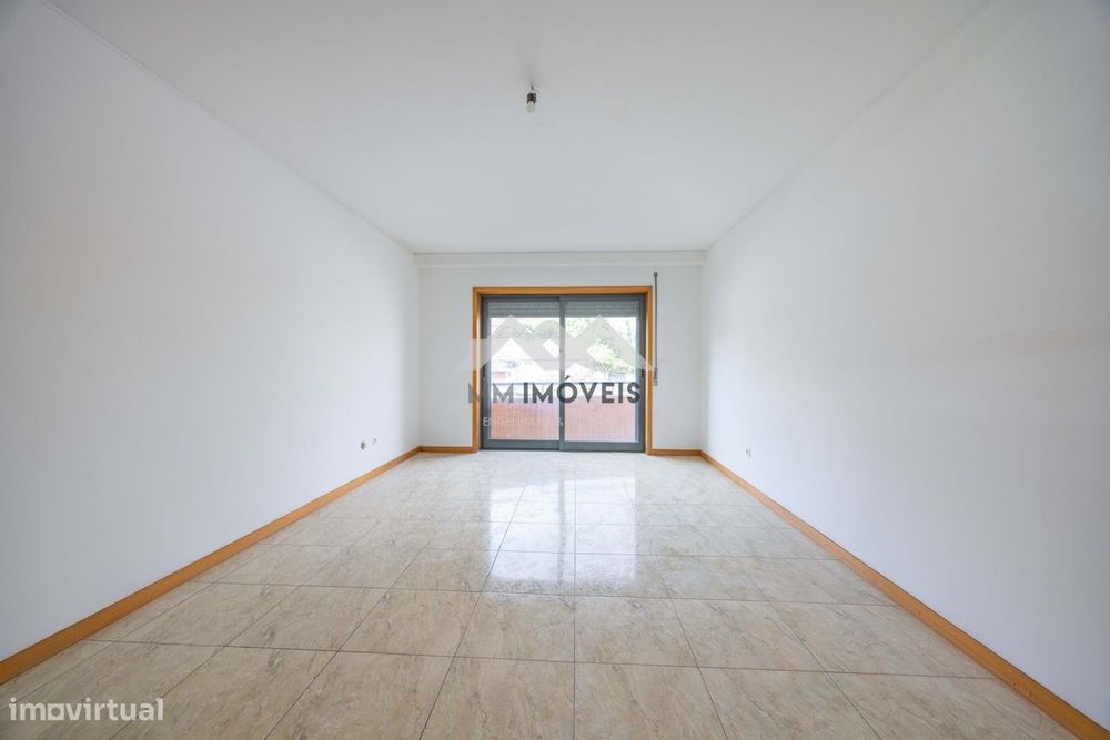 Apartamento T3 | Rio Tinto | Varandas | Condomínio Fechado | Jardim |
